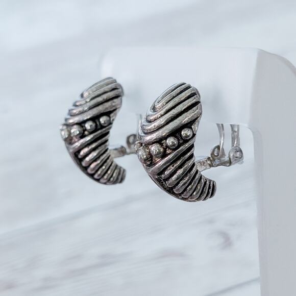 Vintage Clip On Earrings Very Large Chunky Statement Earrings - Picture 2 of 11